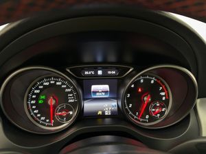 Mercedes CLA180 bild 17
