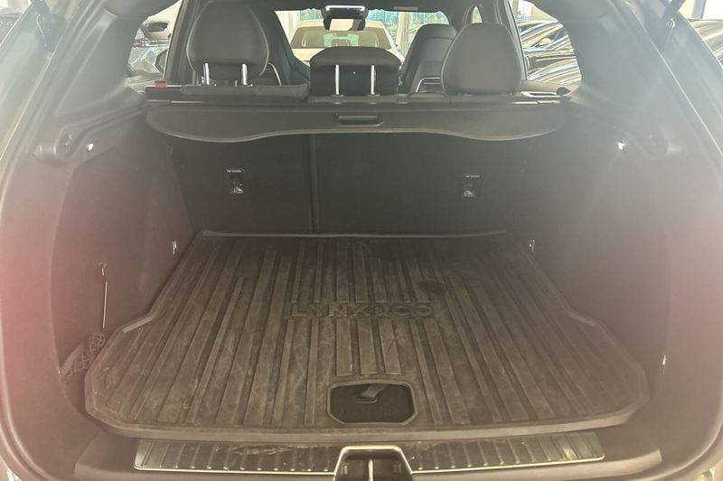 Lynk & Co 01 bild 12