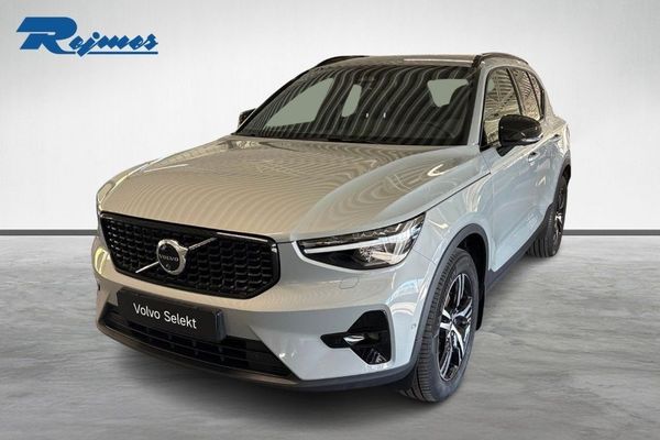Volvo XC40 B3 FWD Bensin Plus Dark - 2025