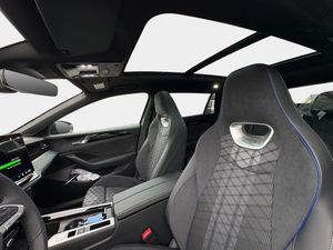 Volkswagen Passat bild 10
