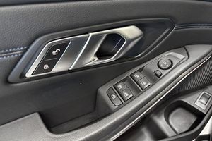 BMW 320 bild 19