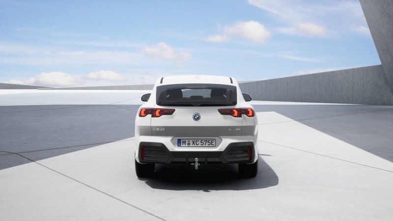 BMW iX2 bild 9