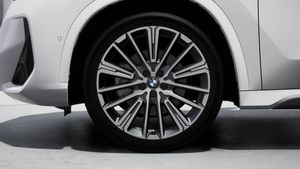 BMW iX1 bild 4
