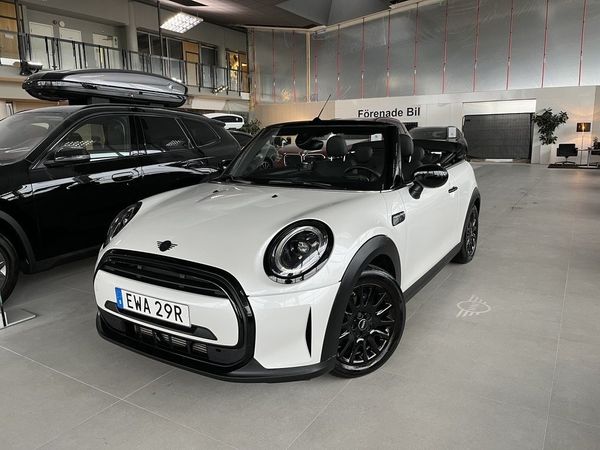 MINI Cooper Cabrio Aut Komfortöppning PDC Bak Nav Vindskydd - 2024