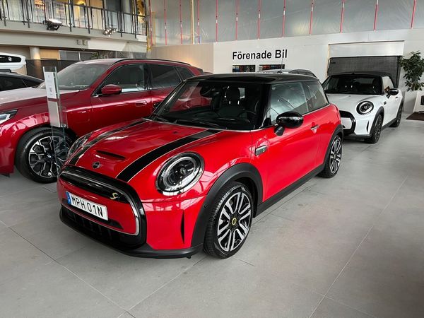 MINI Cooper SE Panoramatak H/K HUD Komfortöppning Backkamera Nav - 2024