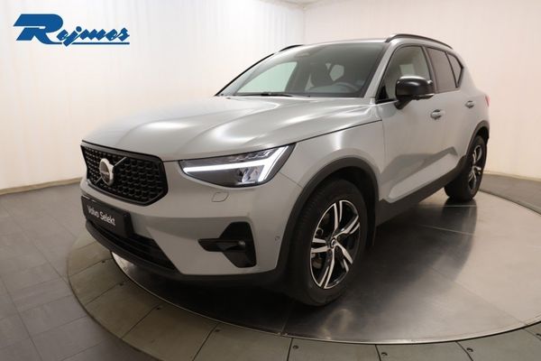 Volvo XC40 B3 FWD Bensin Plus Dark - 2025