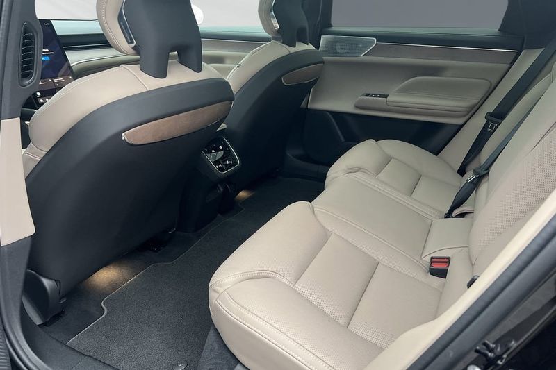 Volvo ES90 bild 8