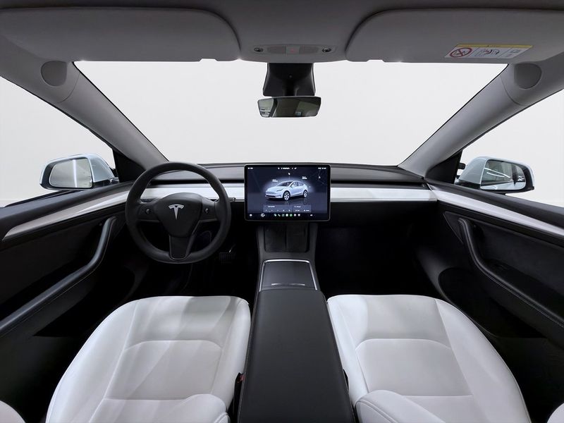Tesla Model Y bild 11