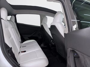 Tesla Model Y bild 10