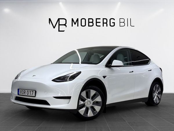 Tesla Model Y Standard Range 299hk Drag Pano Premium B-Kamera - 2023