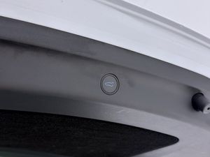 Tesla Model Y bild 17