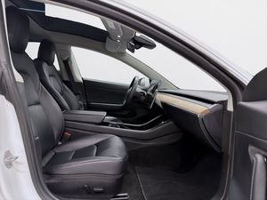 Tesla Model 3 bild 15