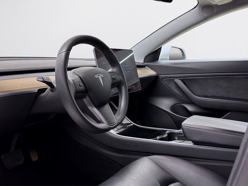 Tesla Model 3 bild 9