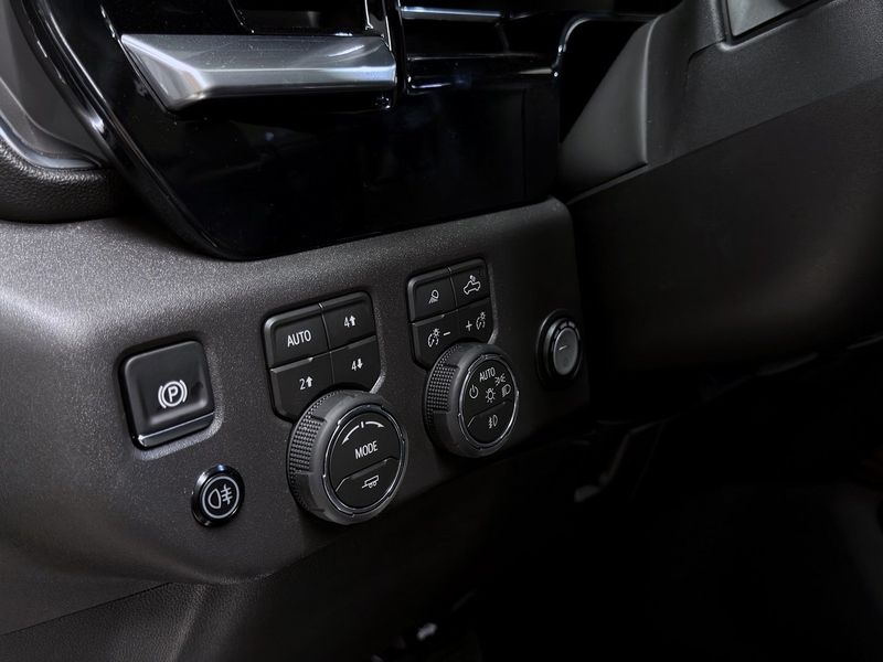 Chevrolet Silverado bild 17