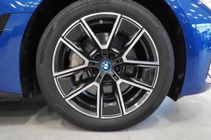BMW i4 bild 12