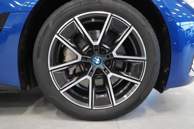 BMW i4 bild 12