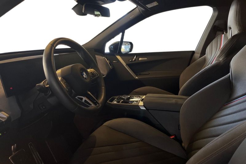 BMW iX bild 12