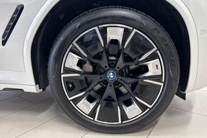 BMW iX3 bild 13