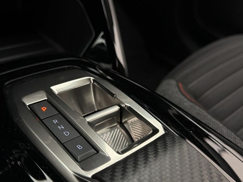 Peugeot e-208 bild 24