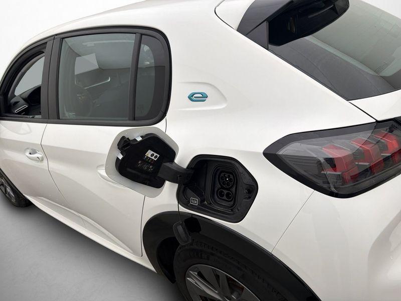 Peugeot e-208 bild 30