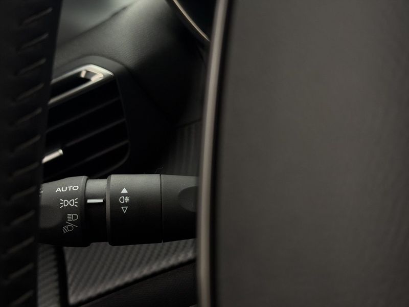 Peugeot e-208 bild 13