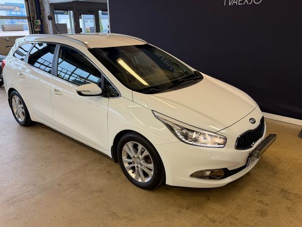 Kia Cee´d Automat Kombi sw 1.6 CRDi EX Comfort - 2013