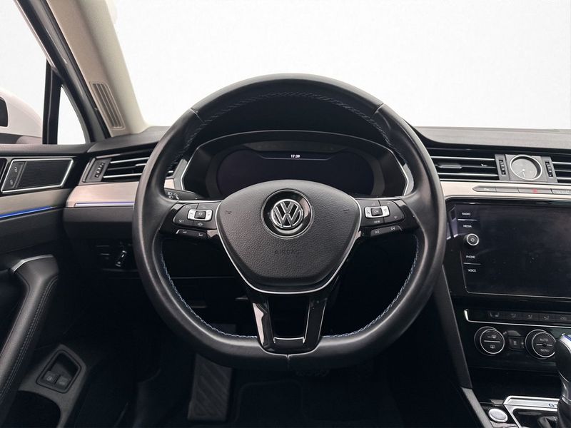 Volkswagen Passat bild 10