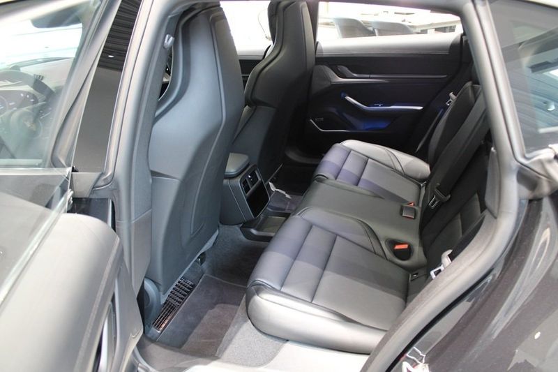 Porsche Taycan bild 18