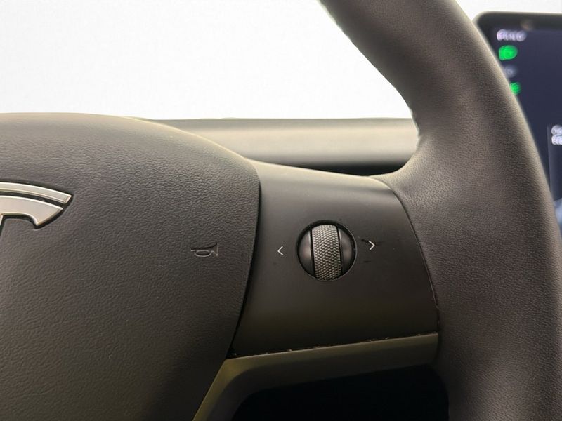 Tesla Model 3 bild 17
