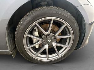 Tesla Model 3 bild 33
