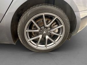Tesla Model 3 bild 31