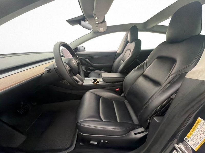 Tesla Model 3 bild 12