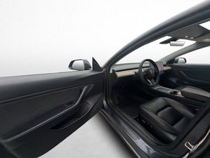 Tesla Model 3 bild 11