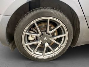 Tesla Model 3 bild 32