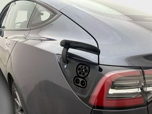 Tesla Model 3 bild 34