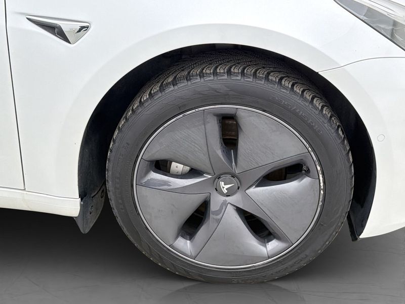 Tesla Model 3 bild 30