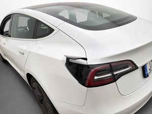 Tesla Model 3 bild 33
