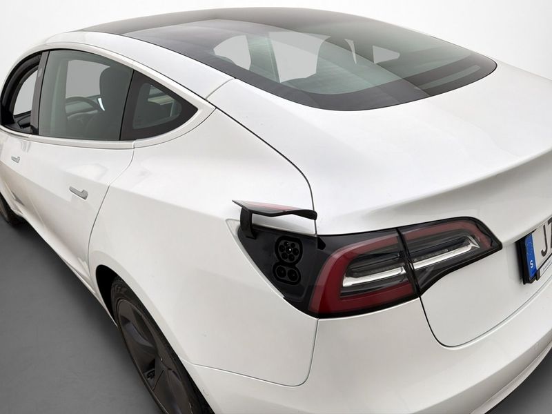 Tesla Model 3 bild 33