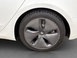 Tesla Model 3 bild 28