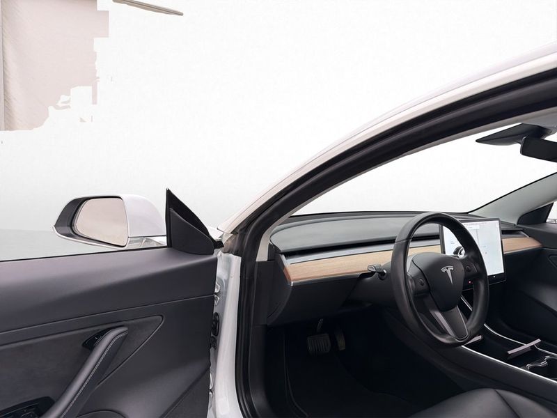 Tesla Model 3 bild 10