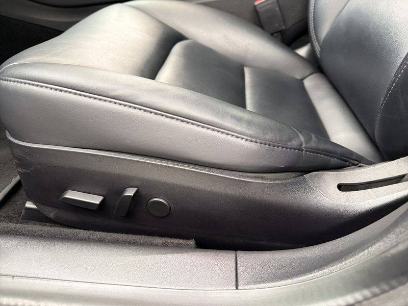 Tesla Model 3 bild 11