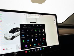 Tesla Model 3 bild 21