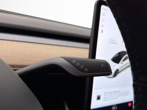 Tesla Model 3 bild 31