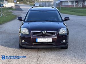 Toyota Avensis bild 2