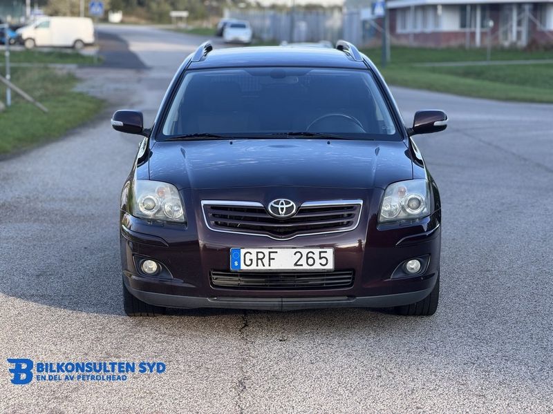 Toyota Avensis bild 2