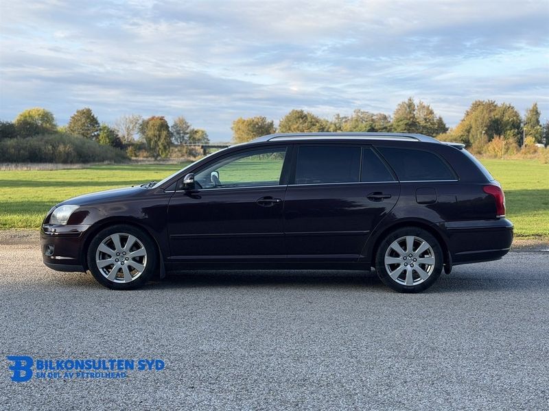Toyota Avensis bild 4