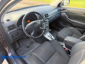 Toyota Avensis bild 6