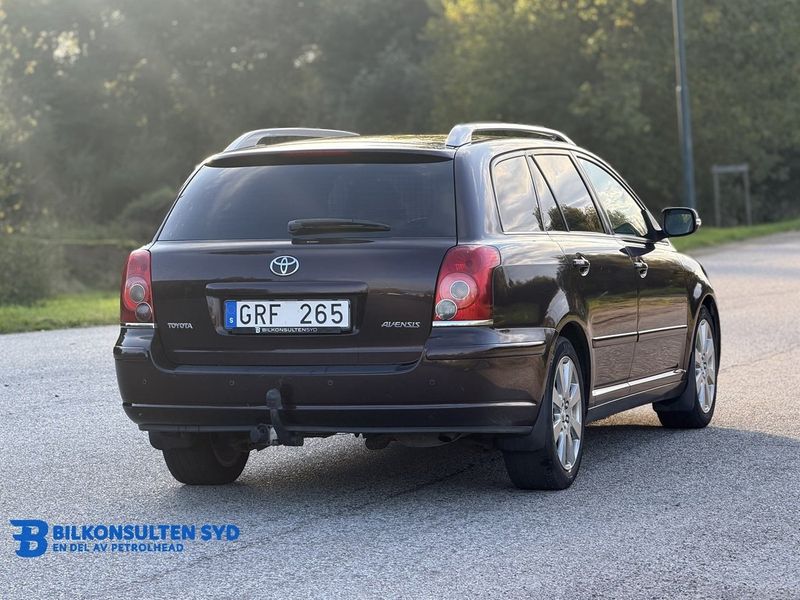 Toyota Avensis bild 13