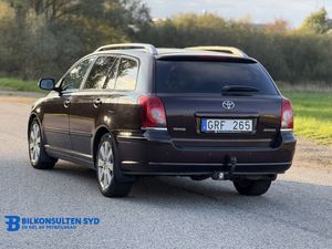 Toyota Avensis bild 11