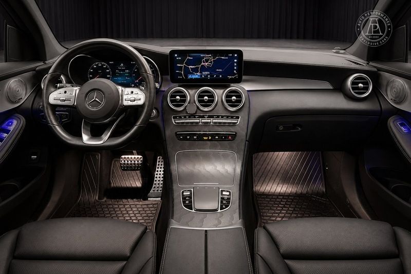 Mercedes GLC300 bild 8